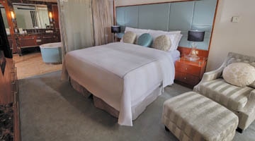 RSSC - seven seas voyager - master suite.jpg